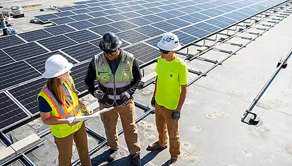 2022년 인플레이션 감소 법안(IRA)은 특정 기준을 충족하는 에너지 프로젝트에 대해 미국세법 Internal Revenue Code 30C, 45, 45L, 45Q, 45U, 45V, 45Y, 45Z, 48, 48C, 48E 조에 명시된 (bonus tax credit을 포함하는)세액 공제율을 크게 확대하여 재생에너지 프로젝트에 상당한 인센티브를 제공합니다. 이러한 확대된 세액 공제율은 기준 세액 공제율보다 최대 5배 높습니다. 하지만 이러한 확대된 혜택을 받기 위해서는 프로젝트 소유주는 하기 두 가지 주요 요건을 준수해야 합니다